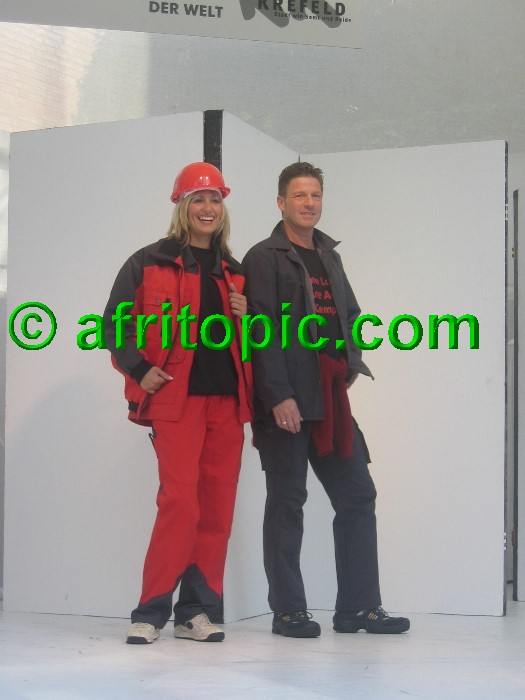 ../Images/Krefeld-Strssenmodenschau-2005 412.jpg